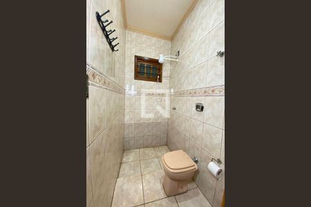 Casa à venda com 411m², 4 quartos e 3 vagasBanheiro da Suíte 1