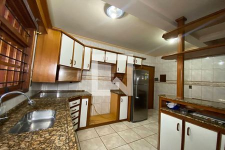 Casa à venda com 411m², 4 quartos e 3 vagasCozinha