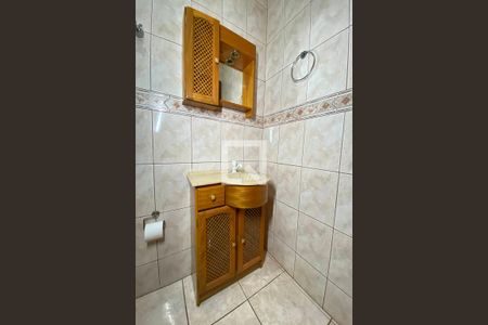 Casa à venda com 411m², 4 quartos e 3 vagasBanheiro da Suíte 1