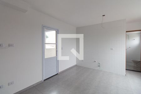 Sala e cozinha de apartamento para alugar com 1 quarto, 42m² em Jardim Piqueroby, São Paulo