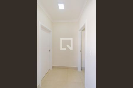 Casa de condomínio para alugar com 350m², 4 quartos e 4 vagasCorredor