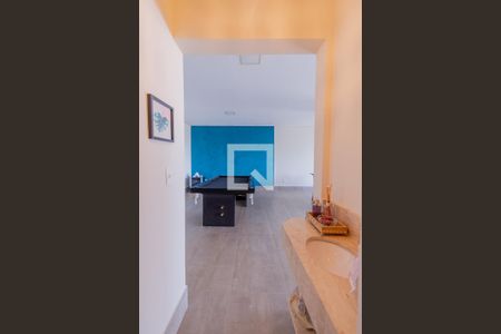 Casa de condomínio para alugar com 350m², 4 quartos e 4 vagasLavabo