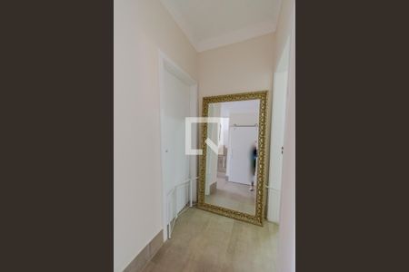 Casa de condomínio para alugar com 350m², 4 quartos e 4 vagasCorredor