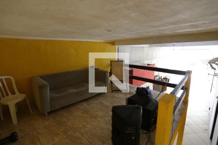 Casa à venda com 120m², 3 quartos e 4 vagasMesanino - Garagem