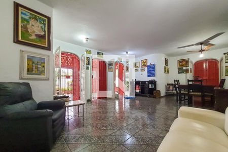 Sala de casa para alugar com 3 quartos, 122m² em Jardim Virgínia, Guarujá
