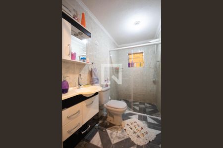 Casa para alugar com 220m², 4 quartos e 1 vaga Casa para alugar com 220m², 4 quartos e 1 vagaBanheiro Corredor