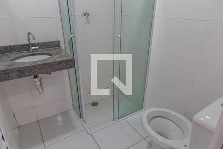 Banheiro de kitnet/studio para alugar com 1 quarto, 28m² em Vila Carrão, São Paulo