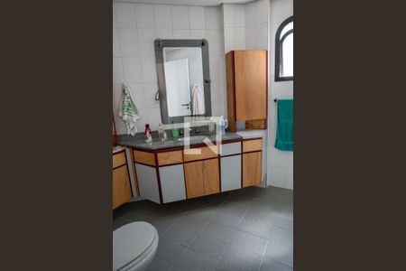 Apartamento à venda com 187m², 4 quartos e 2 vagasBanheiro do Quarto 3