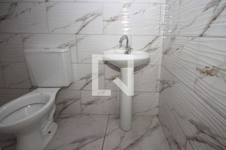 Banheiro de kitnet/studio para alugar com 1 quarto, 35m² em Vila Tolstoi, São Paulo