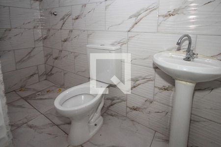 Banheiro de kitnet/studio para alugar com 1 quarto, 35m² em Vila Tolstoi, São Paulo