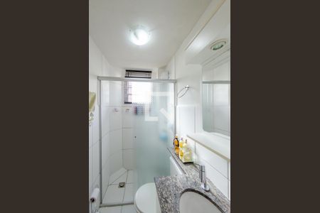 Banheiro de apartamento à venda com 1 quarto, 39m² em Vila Industrial, Campinas