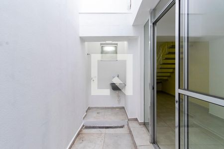 Casa para alugar com 100m², 2 quartos e sem vaga1o. Andar - Área de Serviço