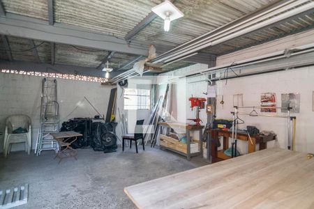 Casa à venda com 140m², 3 quartos e 2 vagasQuarto de Serviço