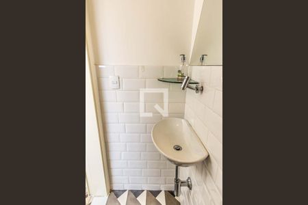 Apartamento à venda com 100m², 2 quartos e sem vagaBanheiro de Serviço