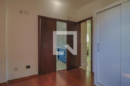 Apartamento à venda com 240m², 4 quartos e 4 vagasSuíte 2