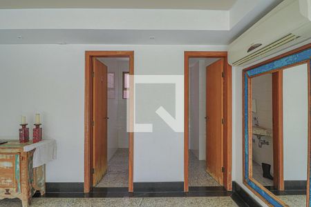 Apartamento à venda com 240m², 4 quartos e 4 vagasÁrea comum - Salão de festas