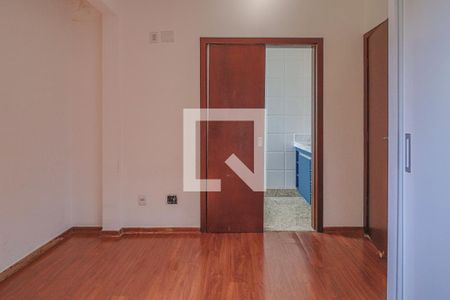 Apartamento à venda com 240m², 4 quartos e 4 vagasSuíte 2