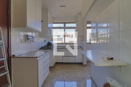 Apartamento à venda com 240m², 4 quartos e 4 vagasCozinha