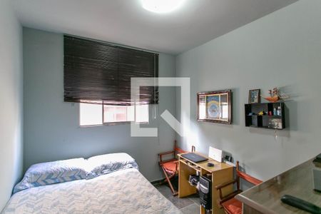 Quarto de apartamento à venda com 2 quartos, 47m² em Floramar, Belo Horizonte