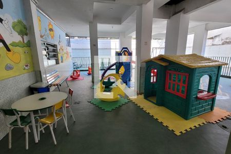 Apartamento à venda com 72m², 2 quartos e sem vagaÁrea Comum - Playground