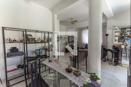 Sala de casa à venda com 4 quartos, 280m² em Grajaú, Rio de Janeiro