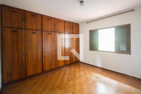 Casa à venda com 260m², 3 quartos e 4 vagasQuarto