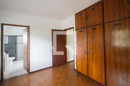 Casa à venda com 260m², 3 quartos e 4 vagasSuíte 1