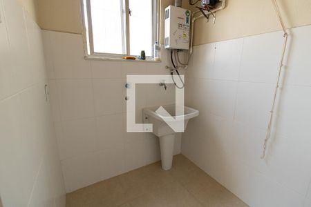 Apartamento à venda com 90m², 2 quartos e sem vagaVaranda e Área de Serviço