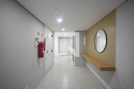 Hall social de apartamento para alugar com 1 quarto, 44m² em Vila Plana, São Paulo