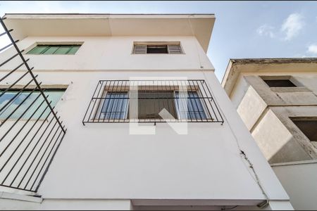 Casa à venda com 279m², 2 quartos e 2 vagasFachada