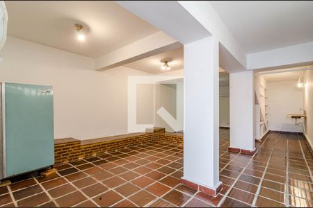 Casa à venda com 279m², 2 quartos e 2 vagasSalão de festas