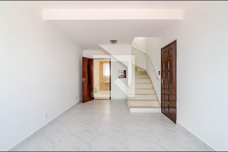 Casa à venda com 279m², 2 quartos e 2 vagasSala