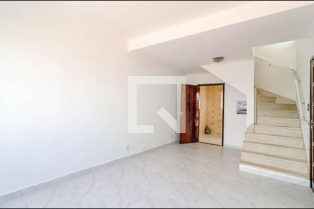 Casa à venda com 279m², 2 quartos e 2 vagasSala