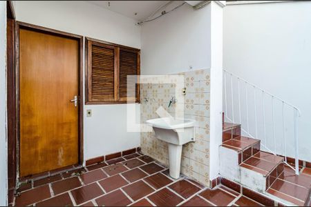 Casa à venda com 279m², 2 quartos e 2 vagasÁrea de serviço