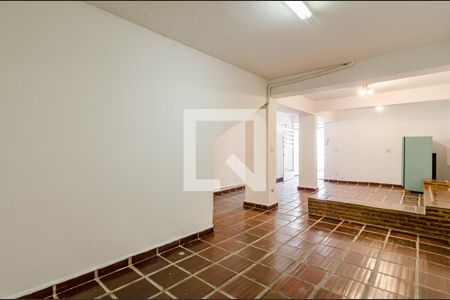 Casa à venda com 279m², 2 quartos e 2 vagasSalão de festas