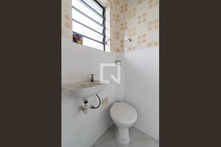Casa à venda com 279m², 2 quartos e 2 vagasBanheiro de serviço