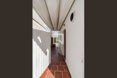 Casa à venda com 279m², 2 quartos e 2 vagasEntrada