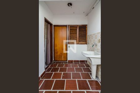 Casa à venda com 279m², 2 quartos e 2 vagasÁrea de serviço