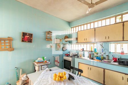 Casa à venda com 417m², 5 quartos e 5 vagasCozinha