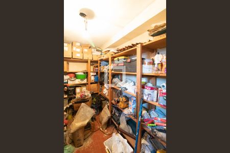 Casa à venda com 417m², 5 quartos e 5 vagasAdega