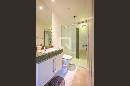 Casa à venda com 780m², 4 quartos e 4 vagas Casa à venda com 780m², 4 quartos e 4 vagasSuíte 3 - Banheiro