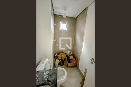 Banheiro de kitnet/studio para alugar com 1 quarto, 32m² em Chácara Seis de Outubro, São Paulo