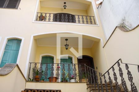 Casa à venda com 496m², 6 quartos e 5 vagas Casa à venda com 496m², 6 quartos e 5 vagasFachada