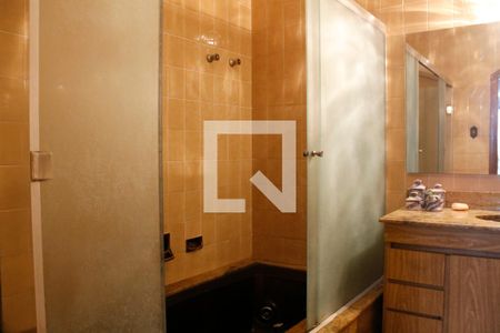 Casa à venda com 496m², 6 quartos e 5 vagas Casa à venda com 496m², 6 quartos e 5 vagasBanheiro da Suíte
