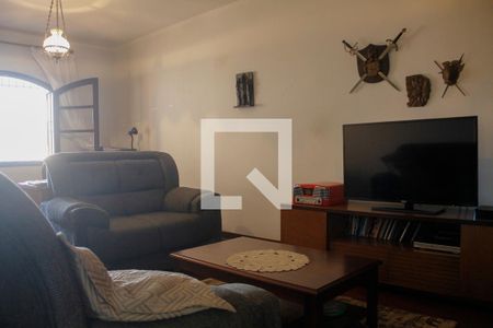 Casa à venda com 496m², 6 quartos e 5 vagas Casa à venda com 496m², 6 quartos e 5 vagasSala de TV