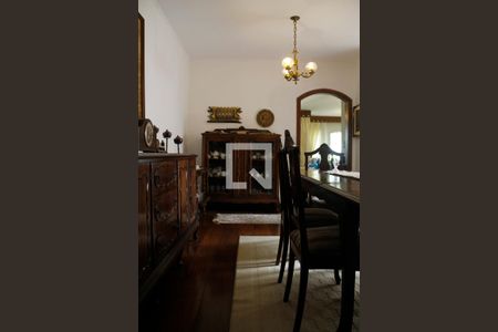 Casa à venda com 496m², 6 quartos e 5 vagas Casa à venda com 496m², 6 quartos e 5 vagasSala de Jantar