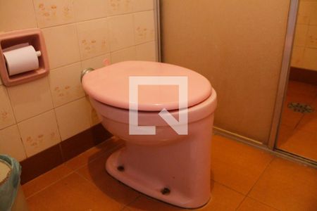 Casa à venda com 496m², 6 quartos e 5 vagas Casa à venda com 496m², 6 quartos e 5 vagasbanheiro 4
