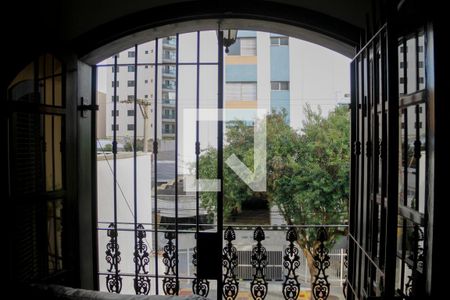 Casa à venda com 496m², 6 quartos e 5 vagas Casa à venda com 496m², 6 quartos e 5 vagasVista do Quarto