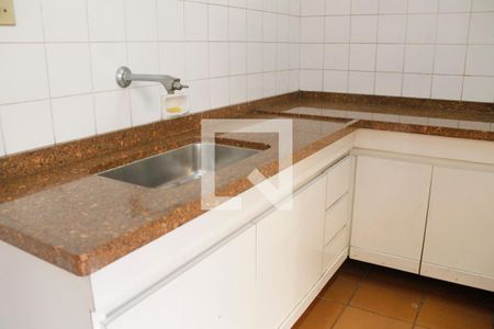 Casa à venda com 496m², 6 quartos e 5 vagas Casa à venda com 496m², 6 quartos e 5 vagasChurrasqueira