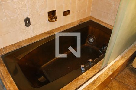 Casa à venda com 496m², 6 quartos e 5 vagas Casa à venda com 496m², 6 quartos e 5 vagasBanheiro da Suíte